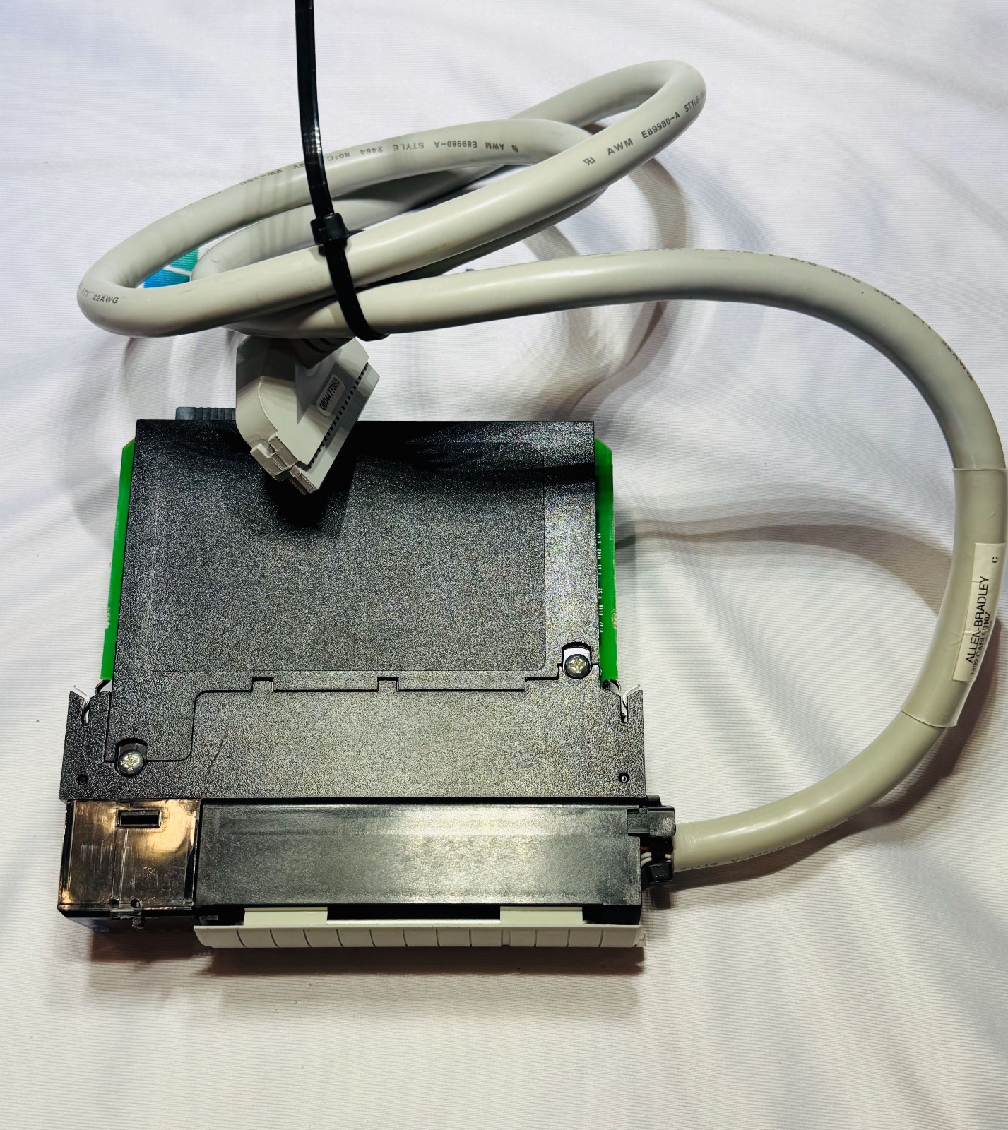 Allen-Bradley ControlLogix 1756-IB32 32 Point Digital Input Module 24VDC ACABLE