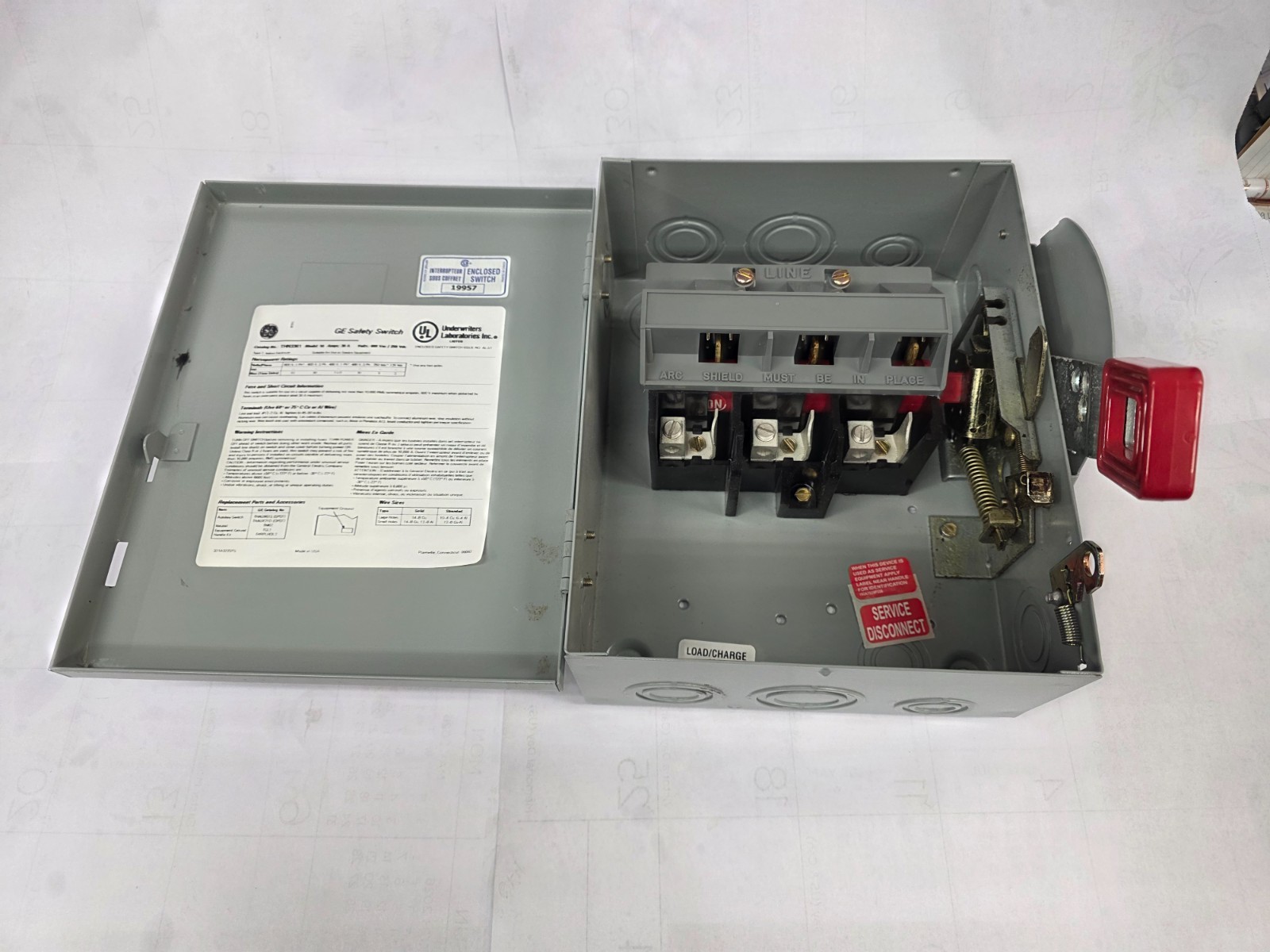 NOS GE THN3361 30 Amp Safety Disconnect Switch 3 Pole Indoor 600V Model 10