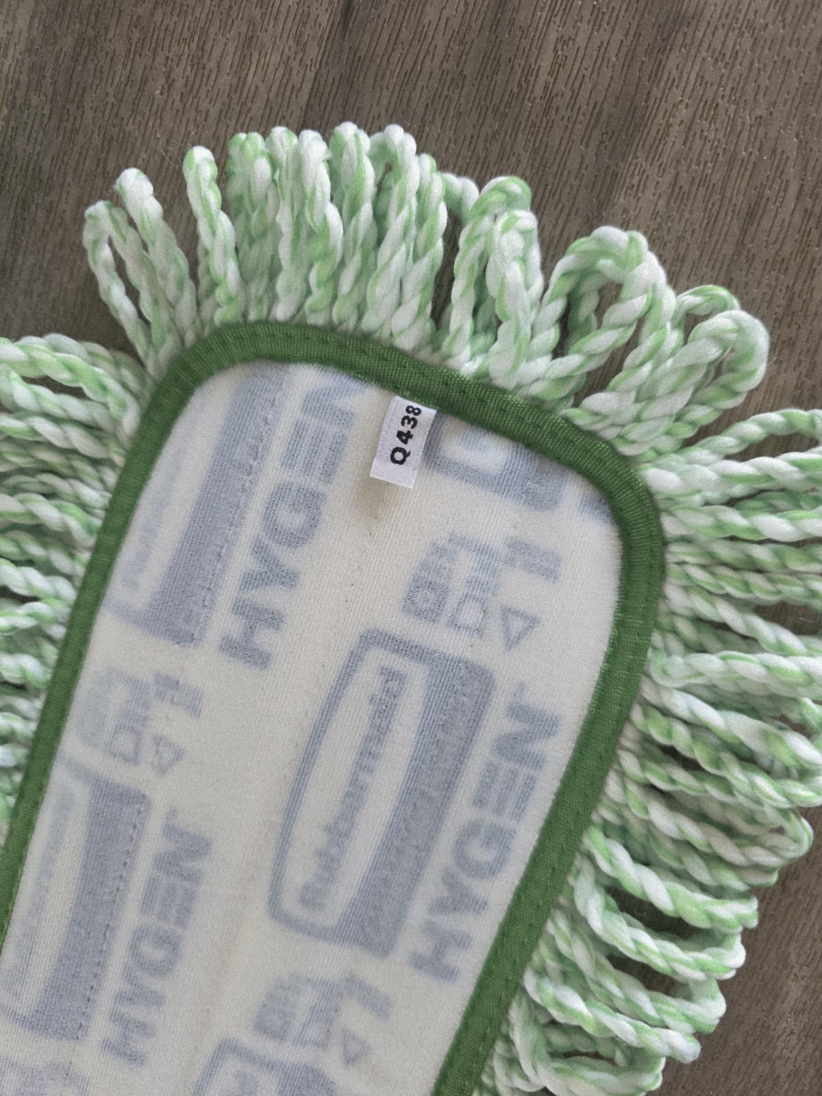 Rubbermaid Hygen Q438 Microfiber Wet/Dry Mop Pad 31-40in Green Pocket Washable