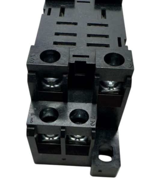 Cutler-Hammer D7PA2 Relay Socket Base, MAX 15A, 240V, 2089H, 701519