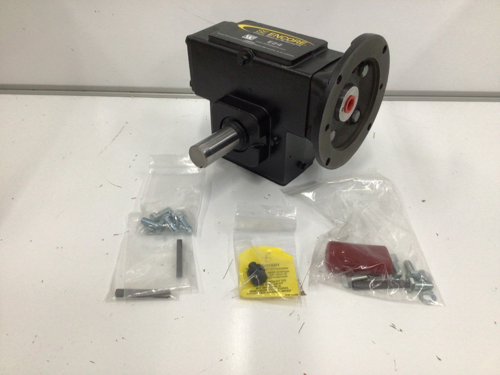 Winsmith E24mwns, 30:1, 56C Speed Reducer, C-Face, 56C, 30:1
