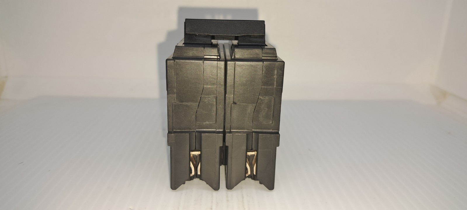 ABB THQL2115 2 Pole 15 Amp 120/240 Volt Plug On Circuit Breaker THQL2115A NEW