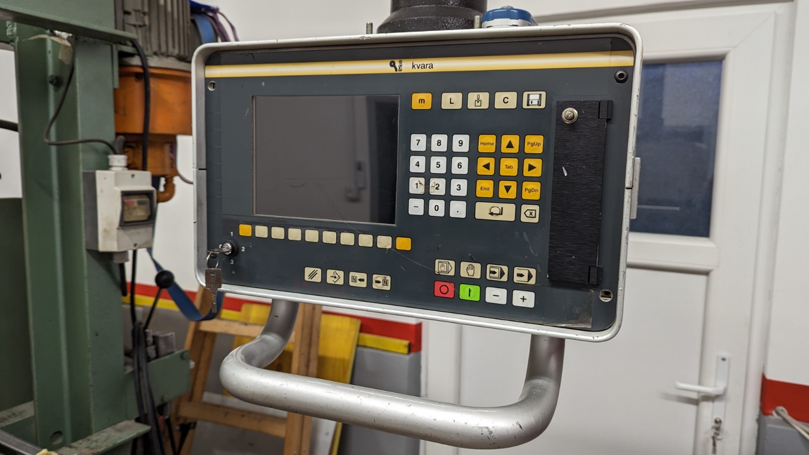 ESA Kvara CNC press brake controller