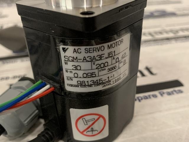 NEW Yaskawa AC Servo Motor – SGM-A3A3FJ61 w/Warranty