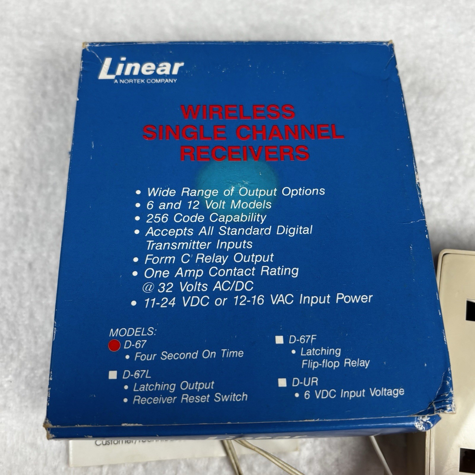 Linear D-67 Wireless Single Channel Digital Receiver Beige