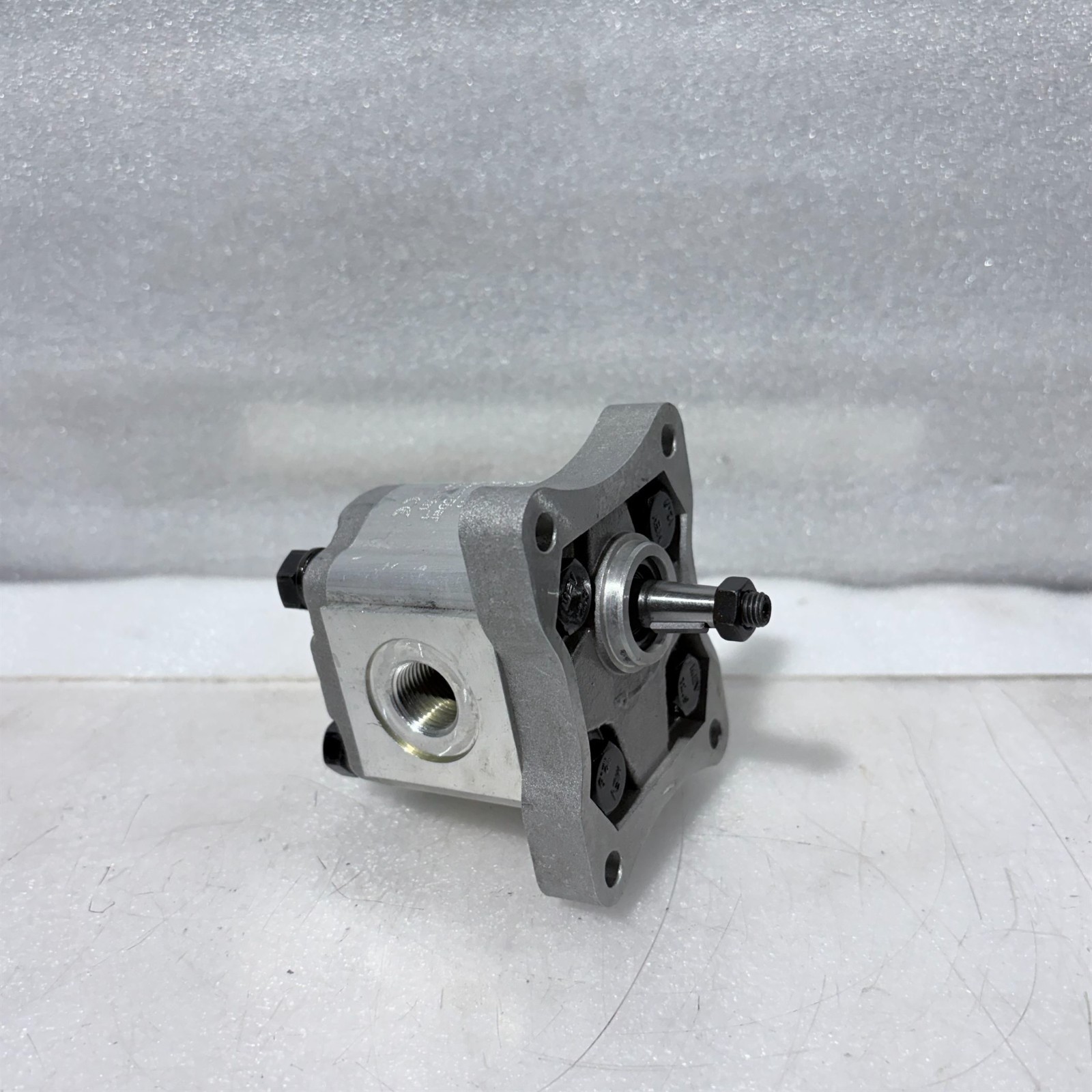 Hydropack Bulgaria C048XTH Hydraulic Gear Pump