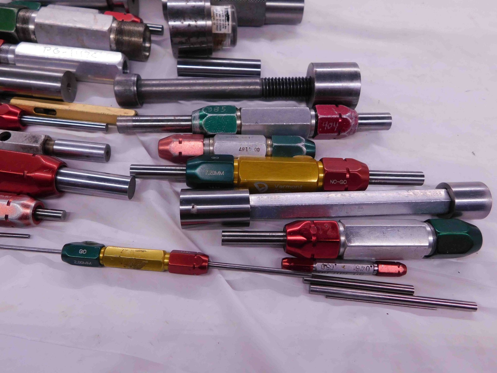 32 PC LOT OF ASSORTED PIN PLUG GAGES APROX SIZE RANGE 2.0000mm TO 21.5200mm