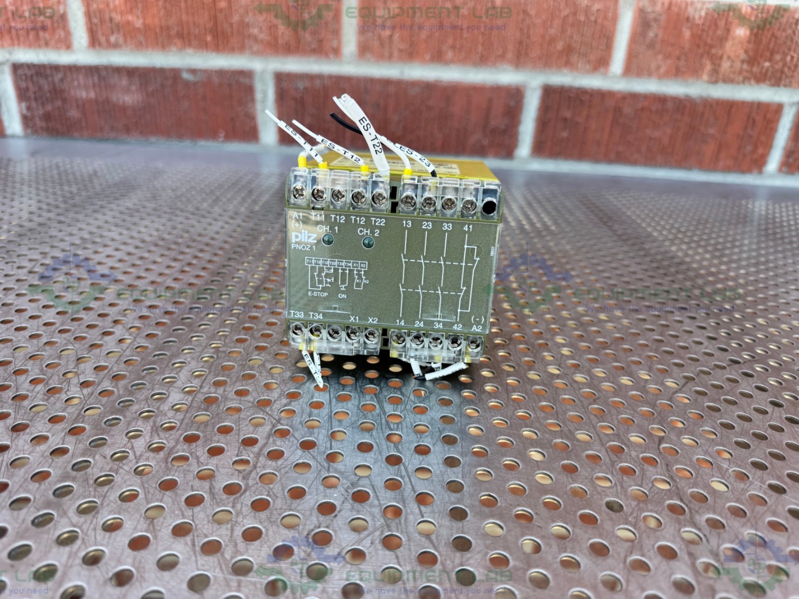 Pilz PNOZ 1 3S1O 475695 Safety Relay 3.5 W, 24V DC