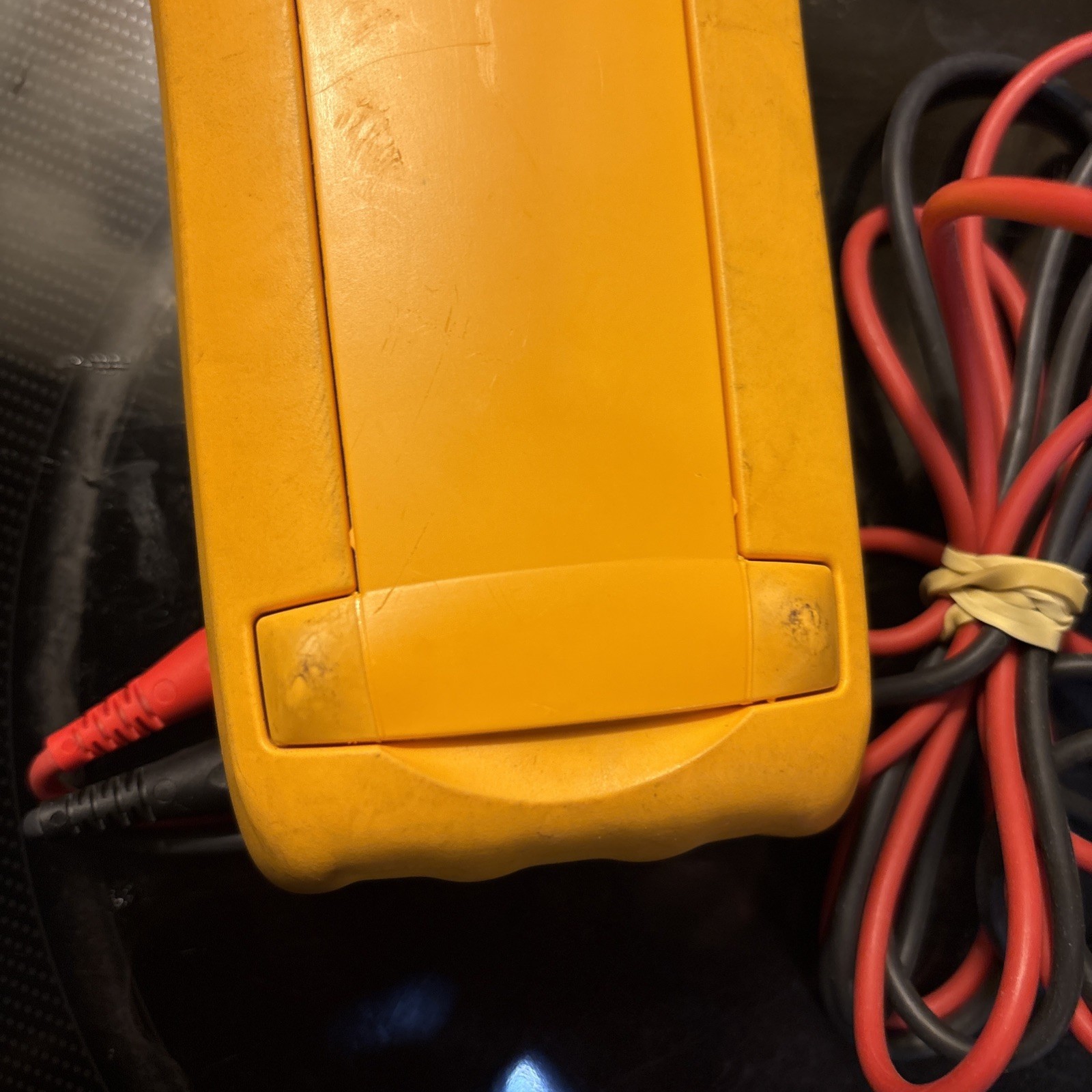 Fluke 26 III True RMS Digital Handheld Multimeter, Test Leads, 1000V, CAT III