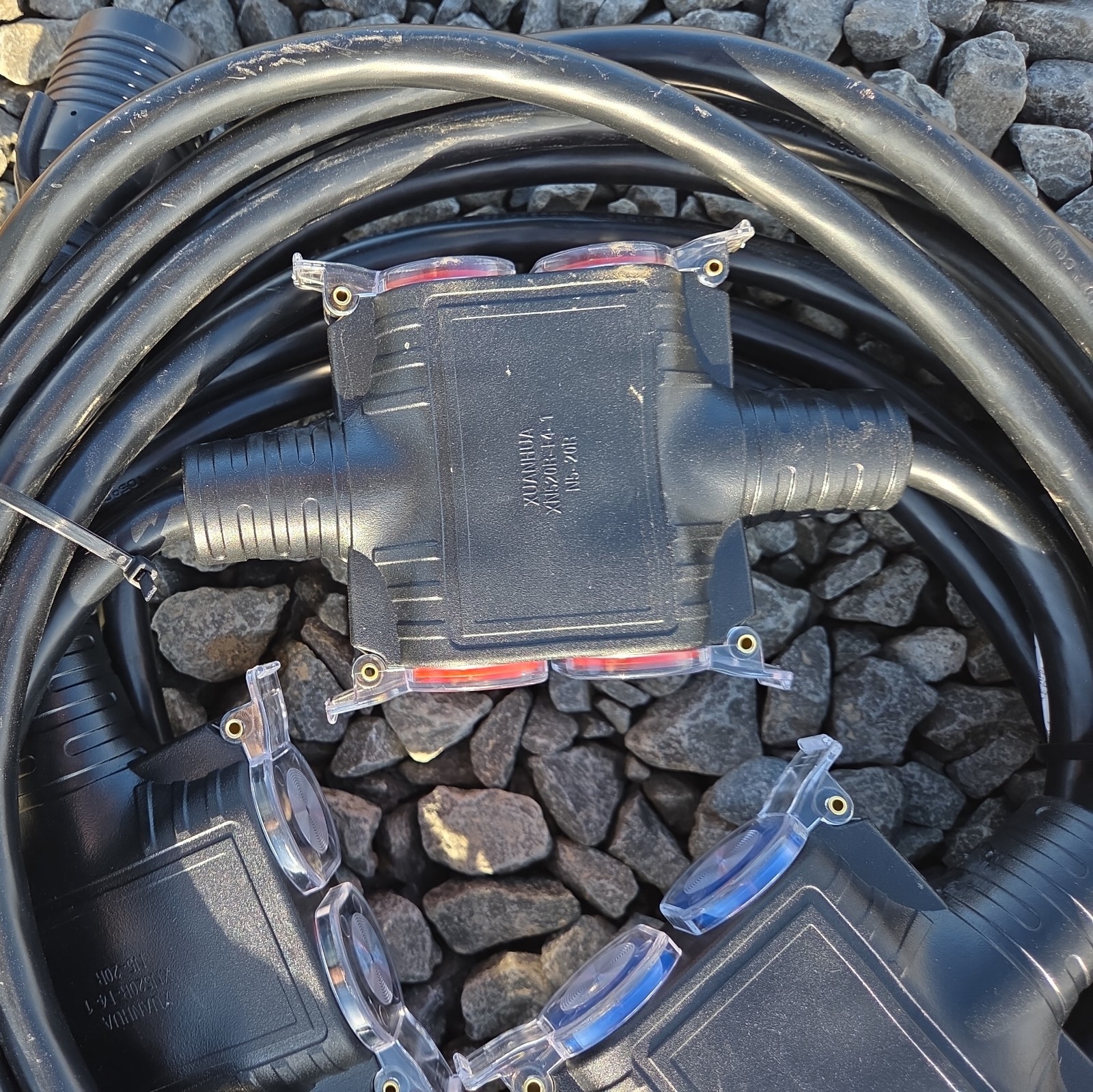 30 LF Quad Stringer 20A 12/5 SOOW NEMA 21-20 Feed Thru. trade show booth power