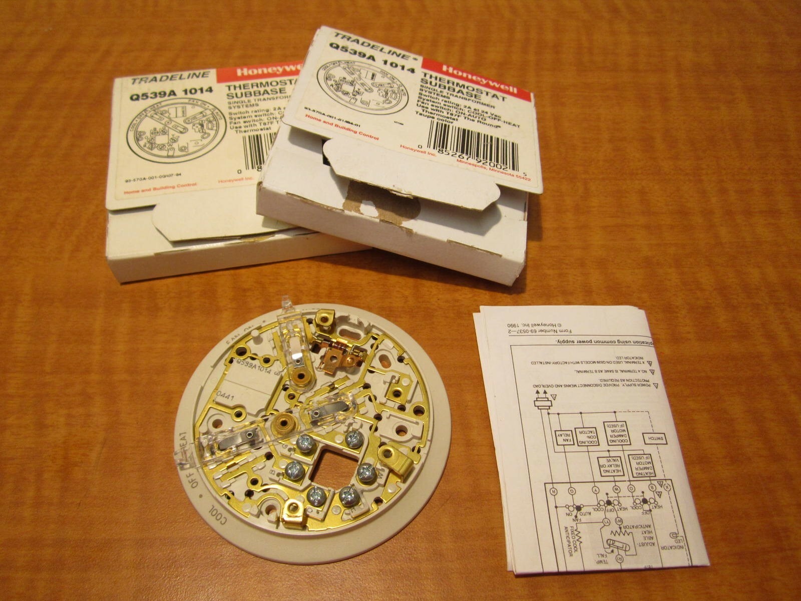 (2) HONEYWELL Q539A1014 Heat-Off-Cool Thermostat Subbase For Single Transformer