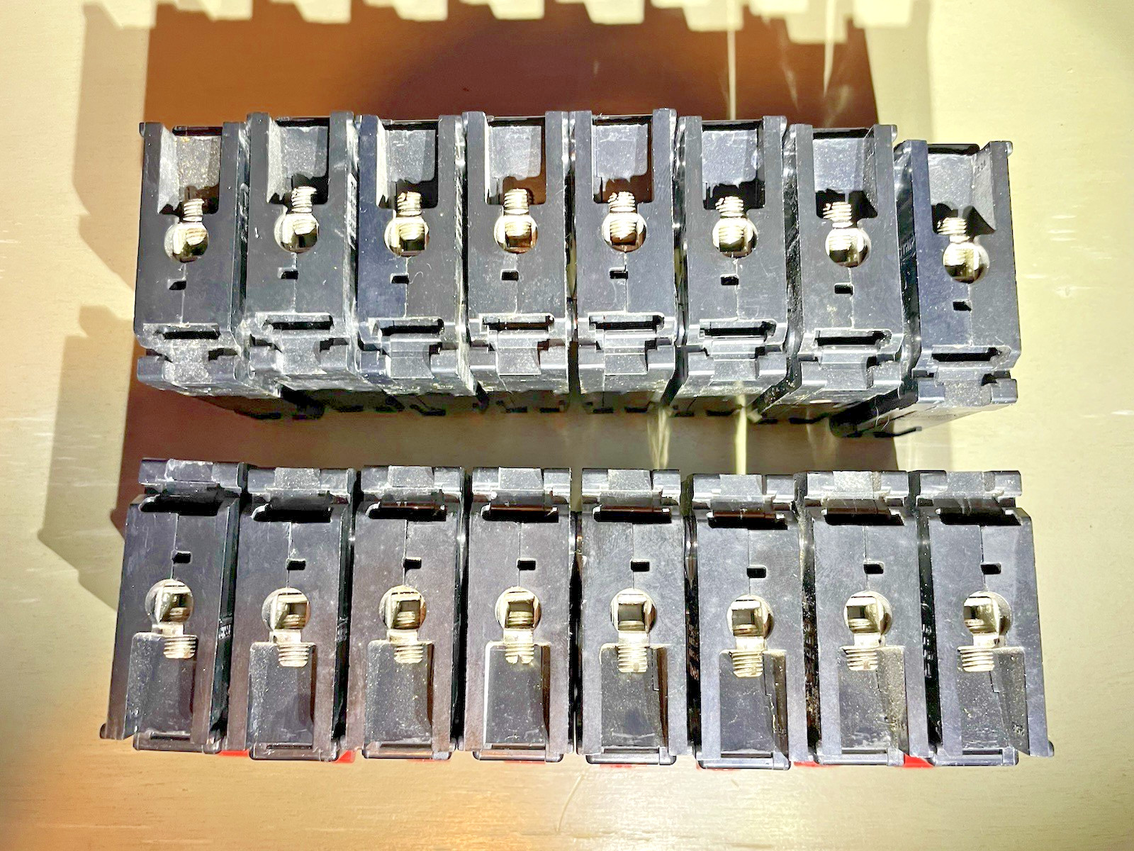 (16) Eaton BR120 Thermal Magnetic Circuit Breaker, Lot of 16 ***FREE SHIPPING