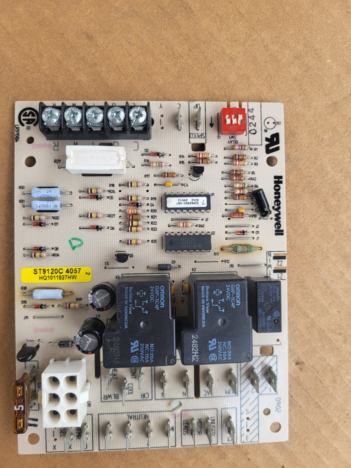 USED Honeywell ST9120C 4057 Furnace Control Board HQ1011927HW FREE SHIPPING