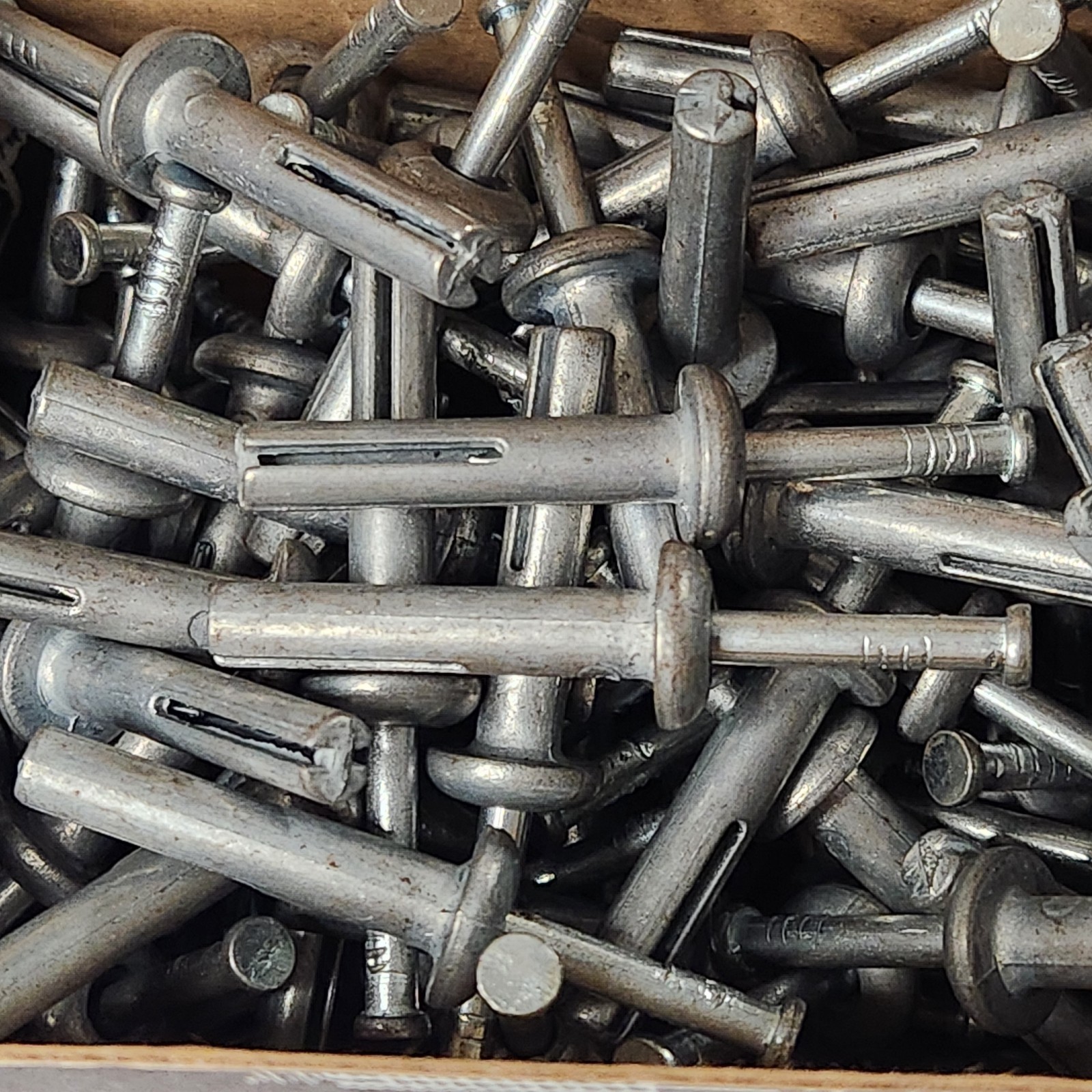 1/4 x 1-1/4″ Hammer Drive Anchors US Anchor H1412 Box of 100 pcs