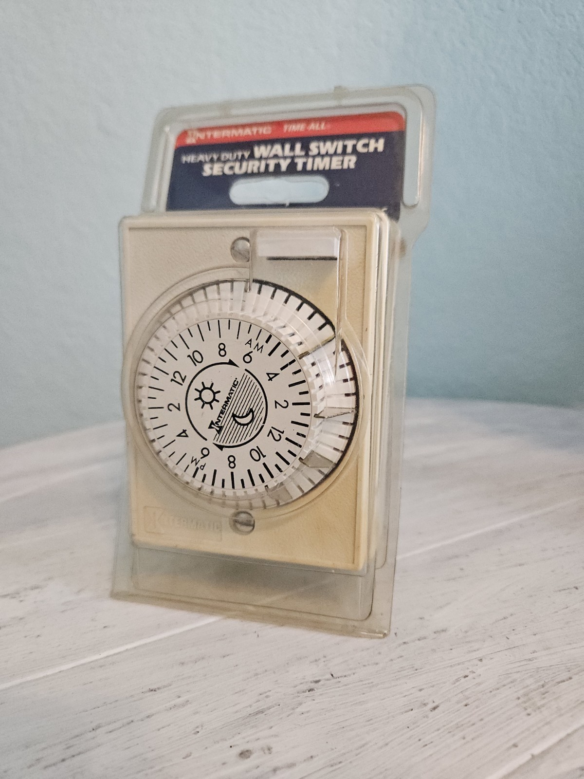 INTERMATIC Heavy Duty Wall Switch Security TIMER Model E1020C 24 Hour Control