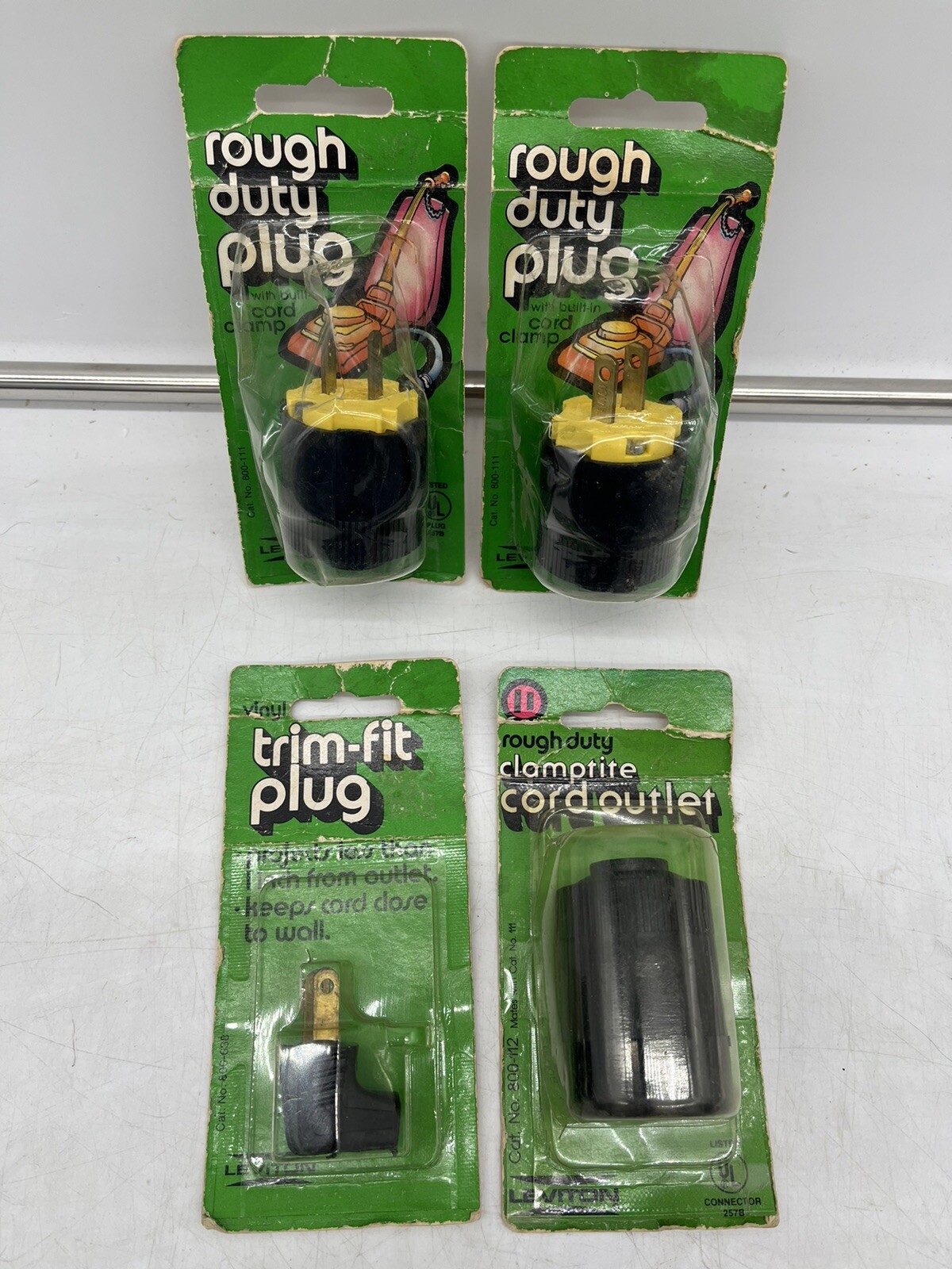 Lot of 4 LEVITON Plugs/Outlets Rough Duty trim-fit Plugs clamptite cord outlet