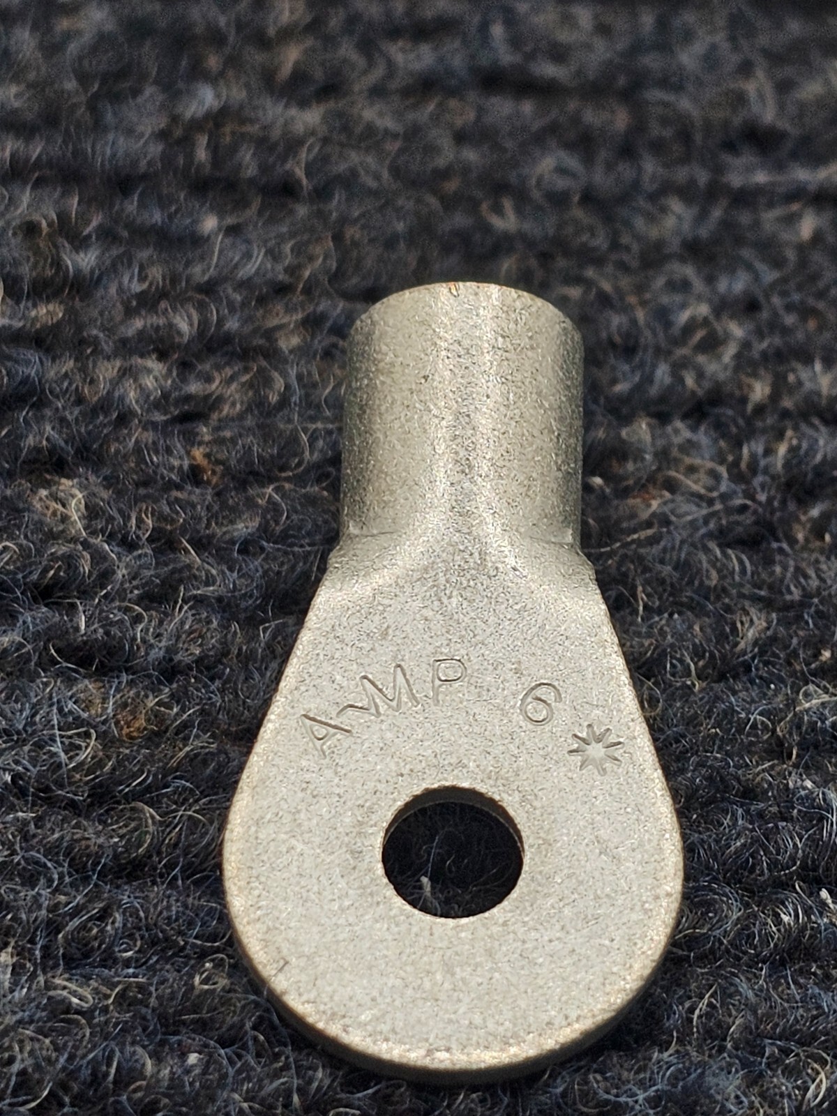 (QTY 100) TE Connectivity 33464: Closed Ring Tongue Terminals 6 AWG #10 Stud