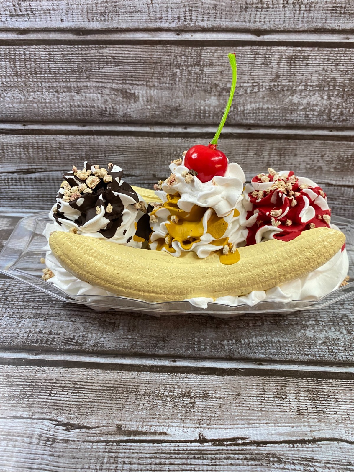 Display Fake Food Prop Banana Split Sundae with Cherry and Fake Nuts F0375