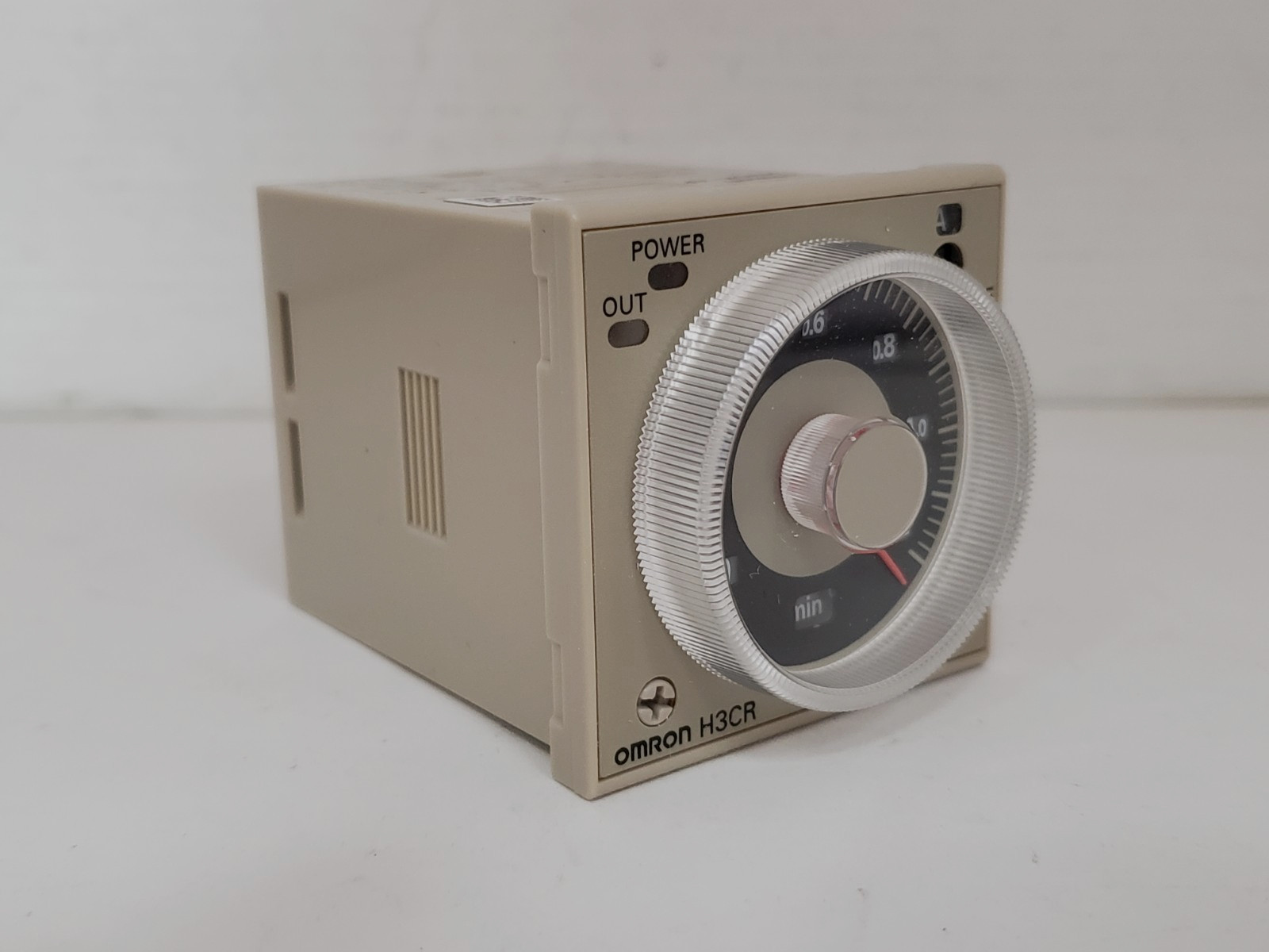 OMRON H3CR-AP SOLID STATE TIMER 11 PIN 100-240V AC 100-125V DC NIB