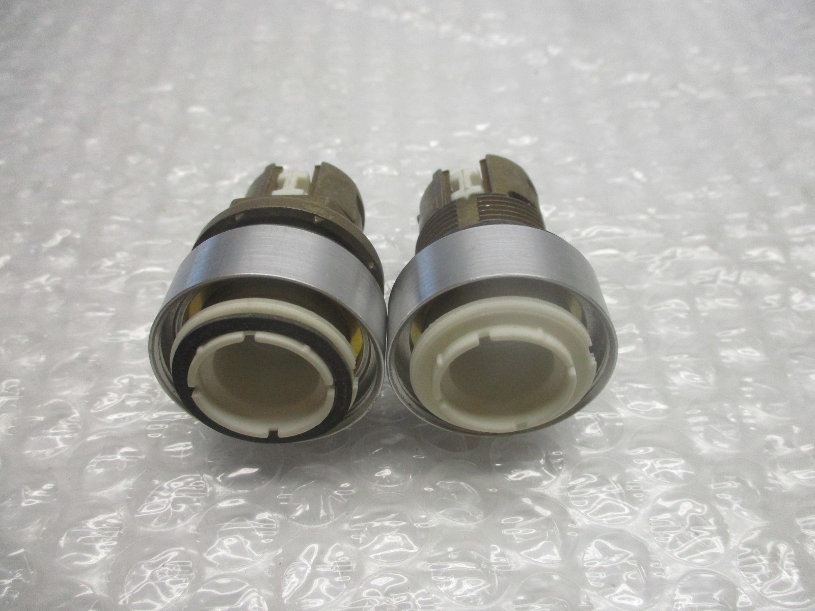 CUTLER HAMMER E22M2N34 PUSHBUTTON LOT OF 2 NSNP