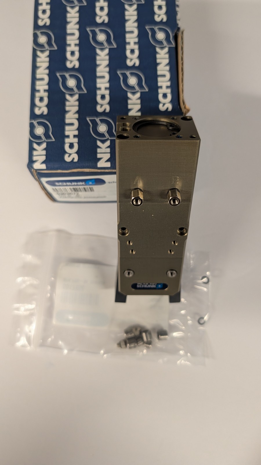 Schunk RADIAL GRIPPER PRG 34-90 0303672 (90°opening angle per jaw)