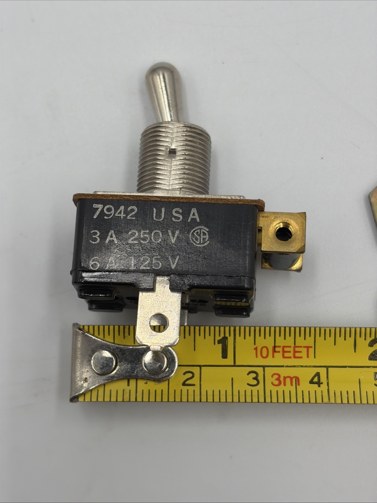 QTY 1 Cutler Hammer 8372K7 ON/OFF toggle Selector Switch 3A 250V 6A 125V NOS!