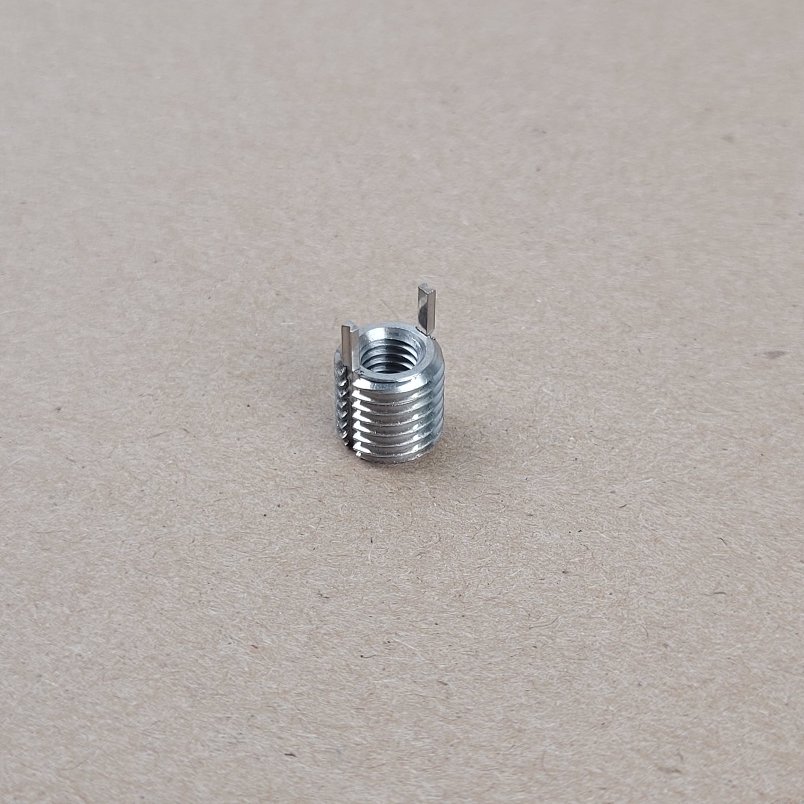 Lot of 8 Loksert 3720-6.00TW Locking Thread Insert M6 X 1 X M10 X 1.25 – NEW