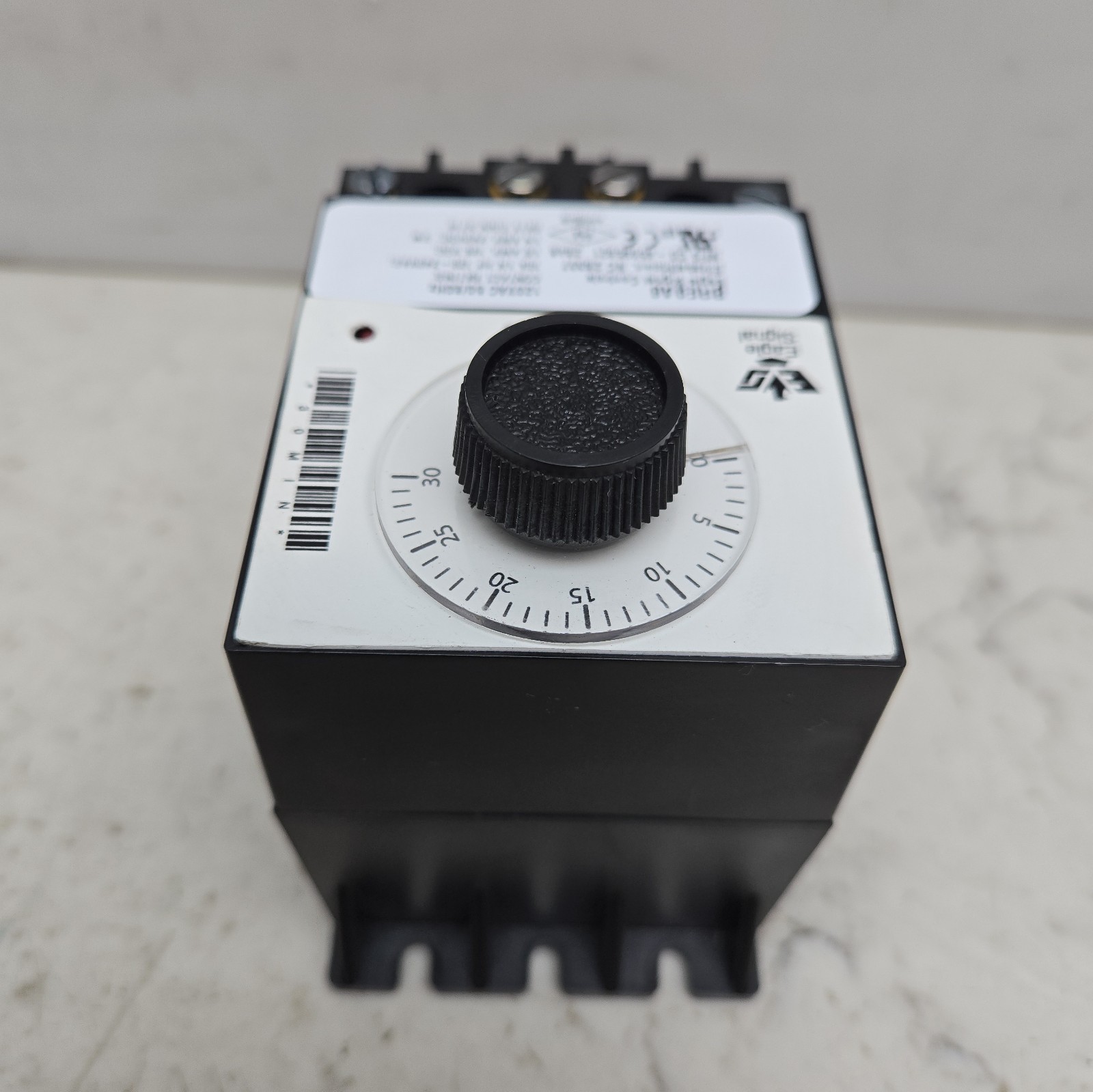 Danaher Industrial Eagle Signal BRE9A6 Relay Timer 0-30 min on Delay 120V 50/60H