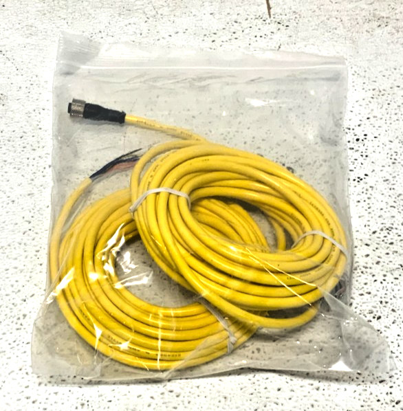 NEW Lot of 2 Banner QDE-825D Single Ended Sensor Cable Cordset Female 74C