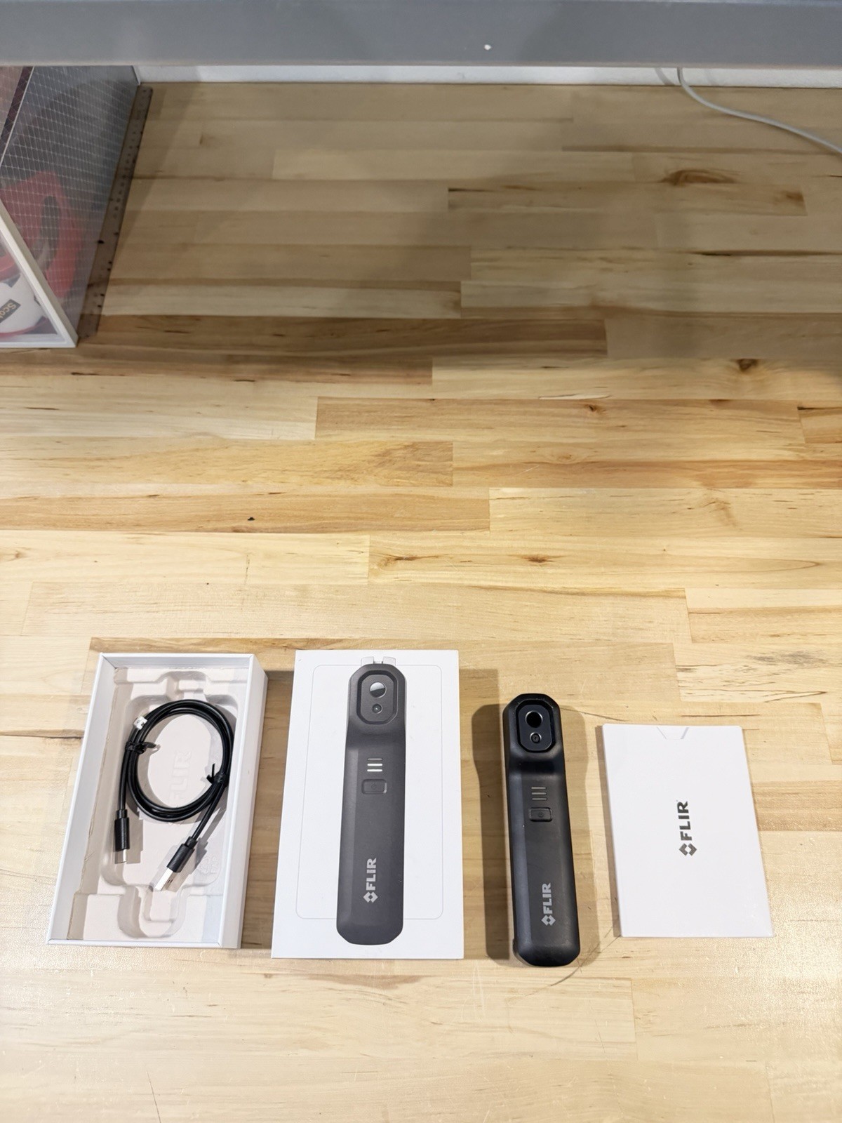 FLIR ONE EDGE PRO THERMAL IMAGING CAMERA 11002-0201 (NEW FACTORY SEALED)