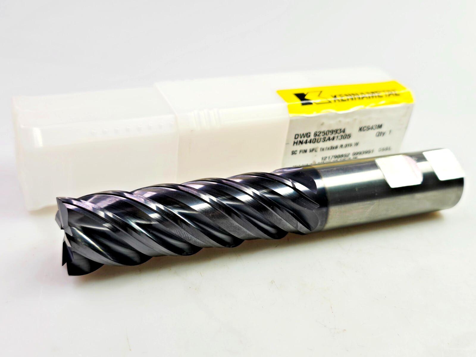 Kennametal 1″ x 1 x 3 x 6 R.015 Solid Carbide End Mill 5 Flute KC643M