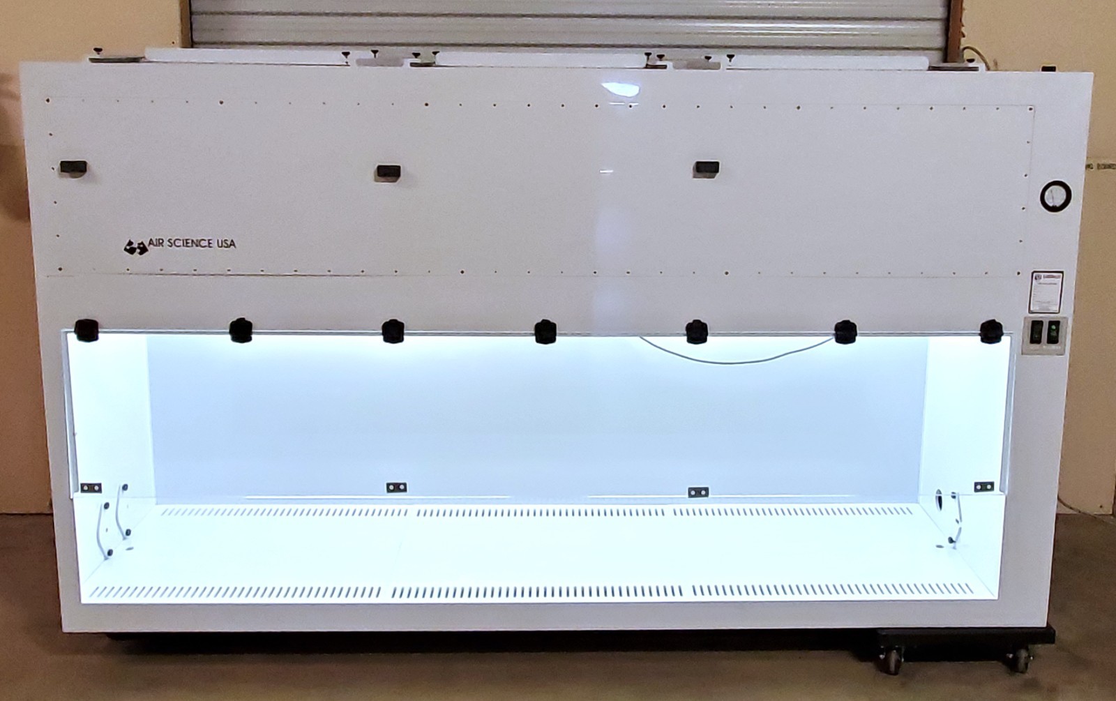 SALARE / AIR SCIENCE 96″ POLYPROYLENE LAMINAR FLOW HOOD LFR-2500 w/ BASE CABINET