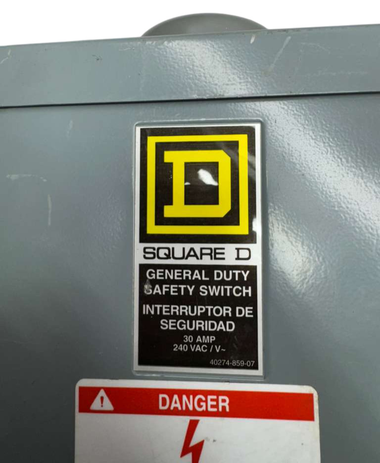 Square D D221NRB General Duty Safety Switch Series E3 30A, 240VAC, FLNR20, Fuses
