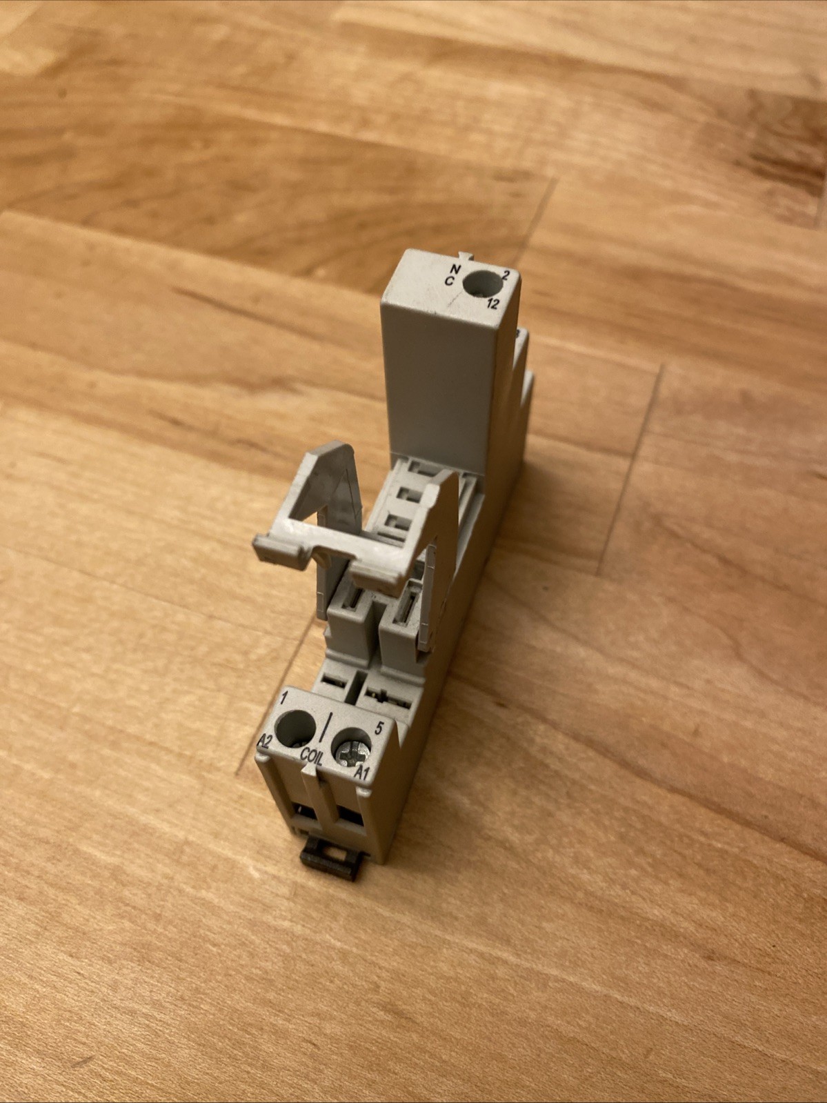 Allen-Bradley 700-HN221 Relay Socket 5 Blade Screw Terminal
