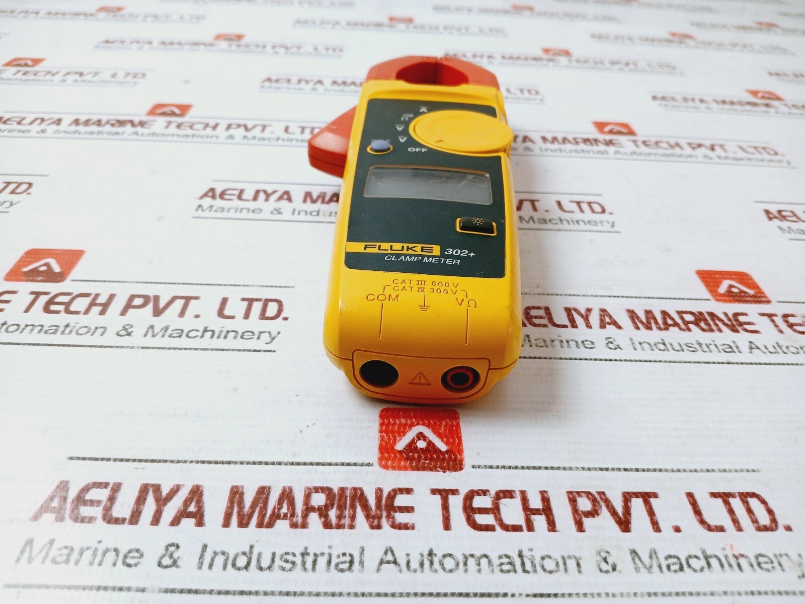 Fluke 302+ Digital Clamp Meter 400A CAT III 600V