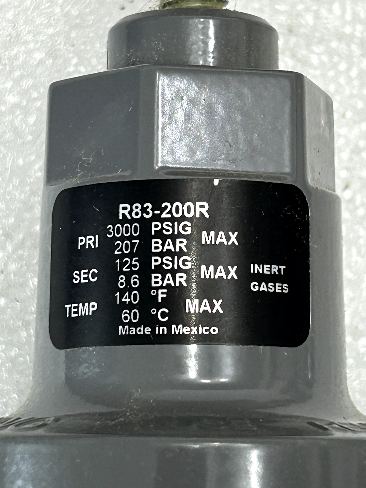 R83-200R DIXON VALVE Series 1 Cylinder Gas 1/4″ Regulator without Gauge –