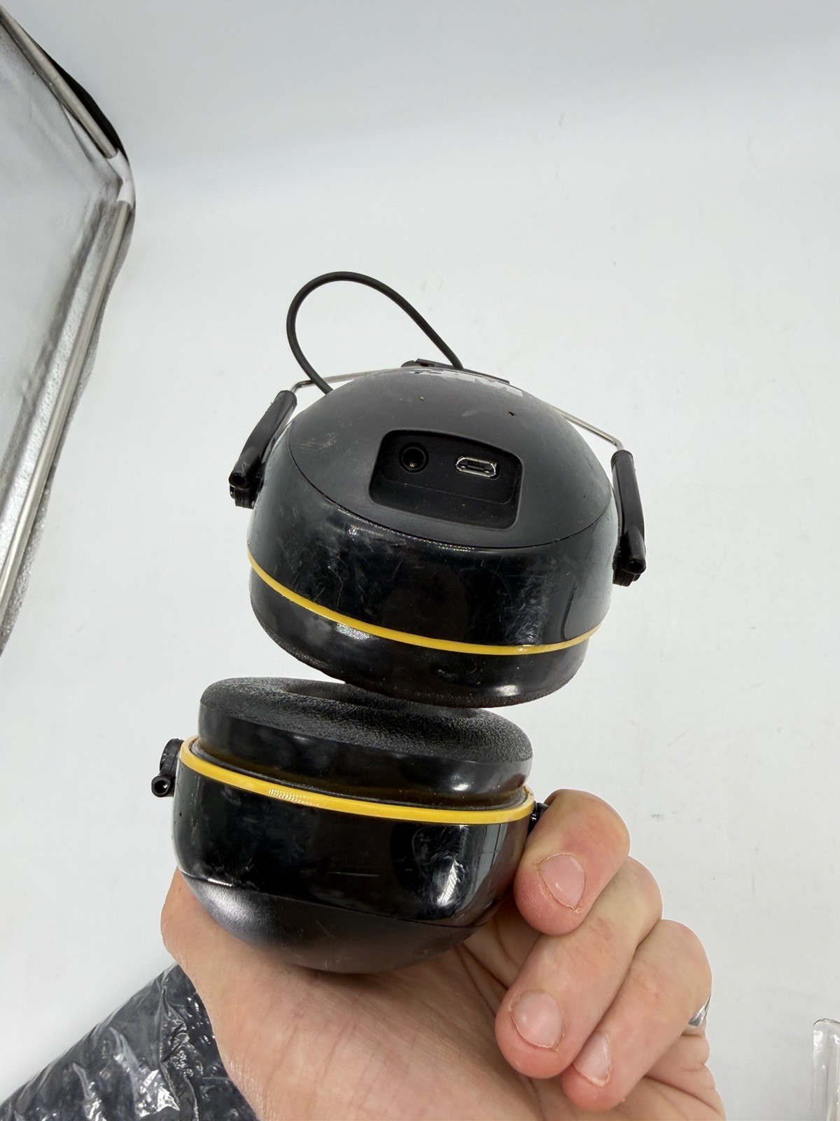 3M Worktunes Connect Wireless Bluetooth Hearing Protector Headphones 90543 READ