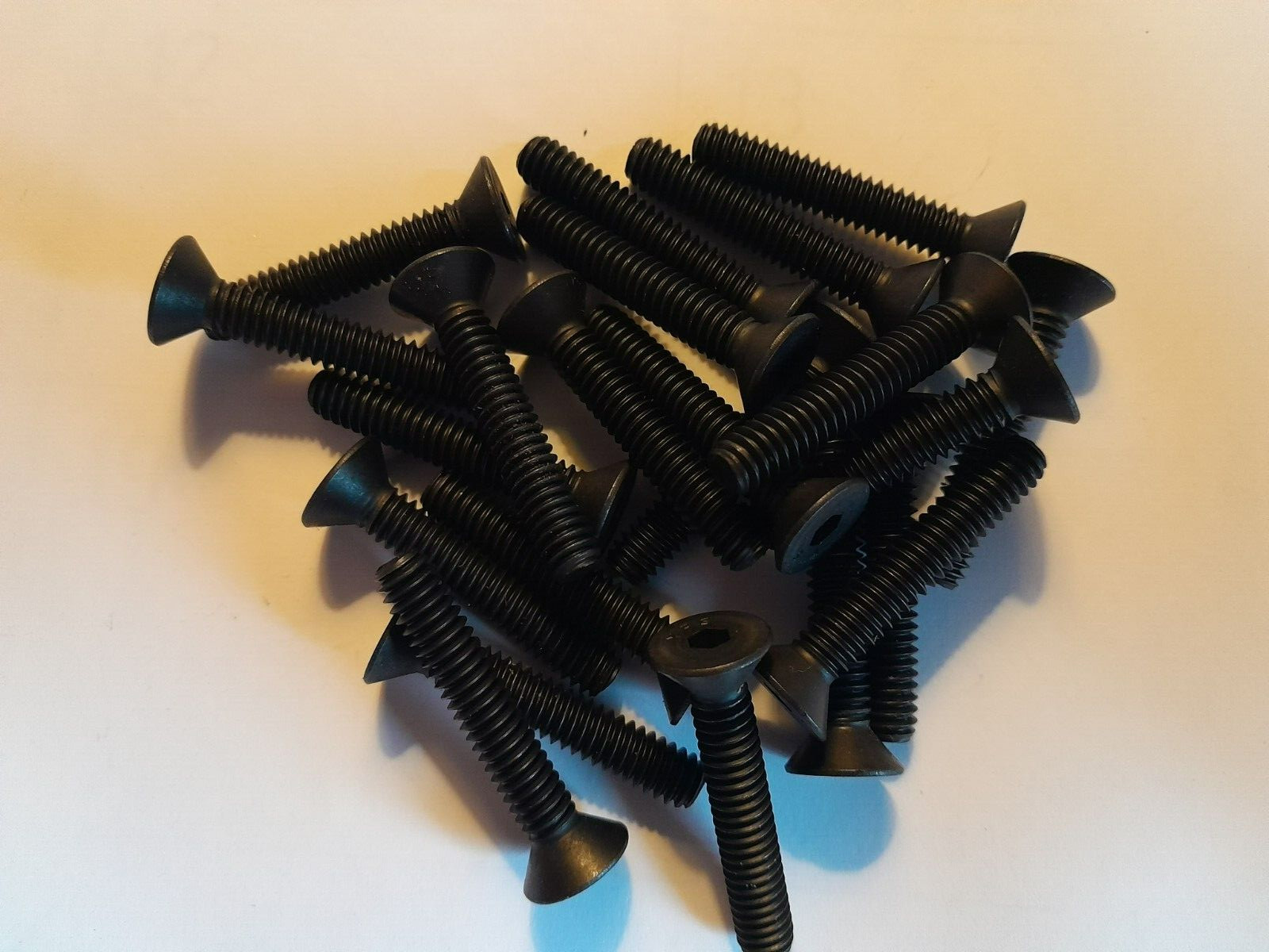 1/4-20 X 1-1/2″ FLAT HEAD SOCKET CAP SCREW ASTM F-835 ALLOY STEEL BLACK OXIDE