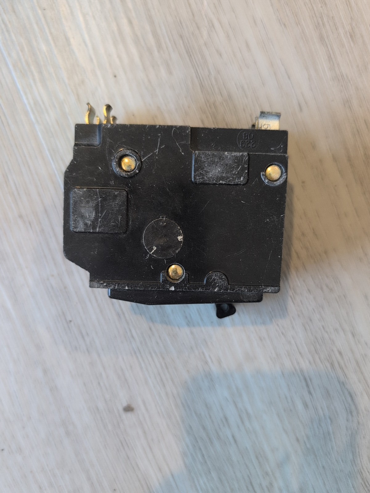 Square D QO240 2 Pole 40 Amp 120/240V Type QO Plug In Yellow Circuit Breaker