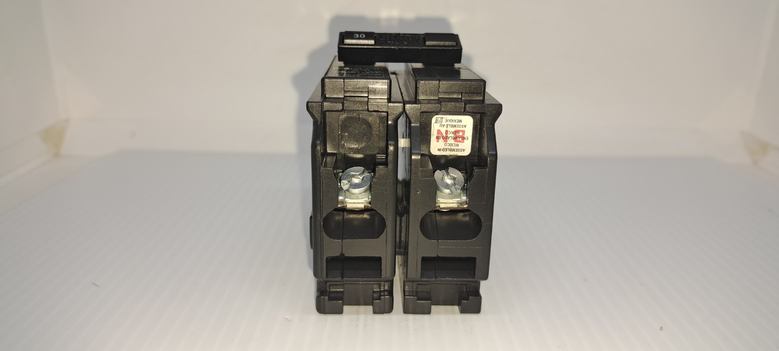 SQUARE D HOM230 30 AMP 2 POLE 120/240V CIRCUIT BREAKER TYPE HOM FLAW