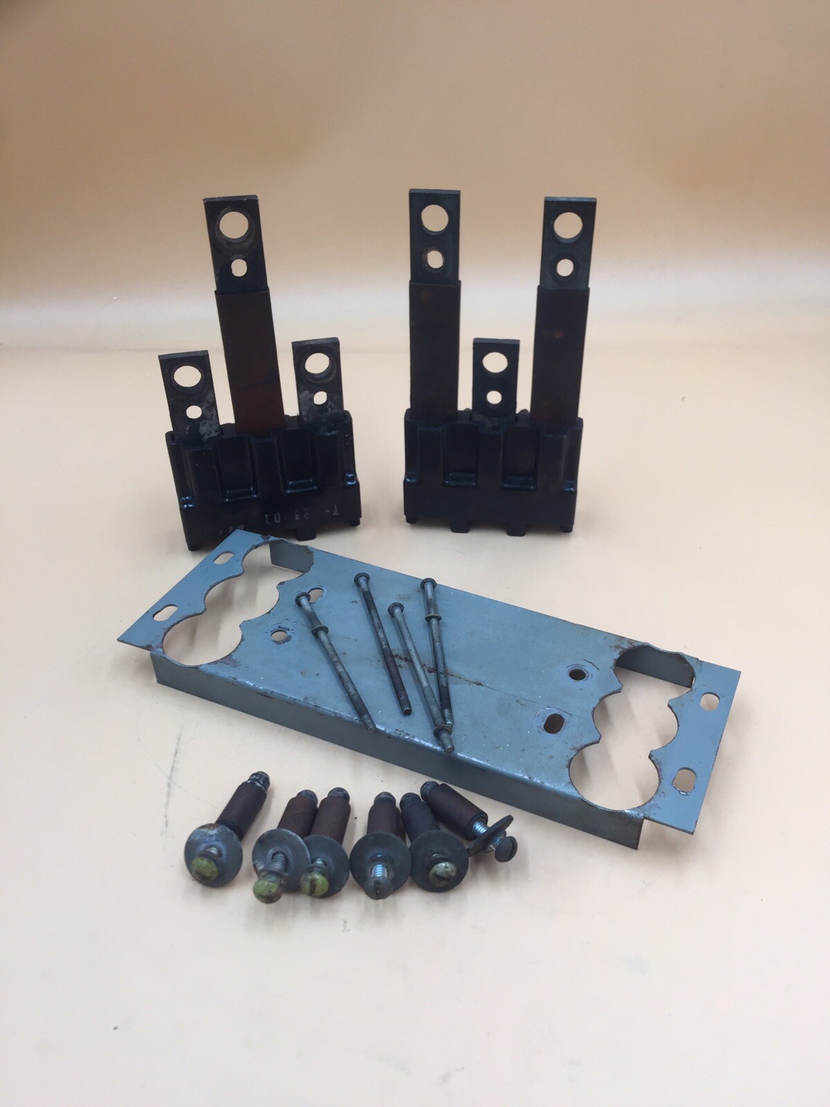 HOUSTON STOCK GE TF23PD2 PLUG IN MOUNTING BASE 225 AMP FREE 2 DAY AIR BUY NOW