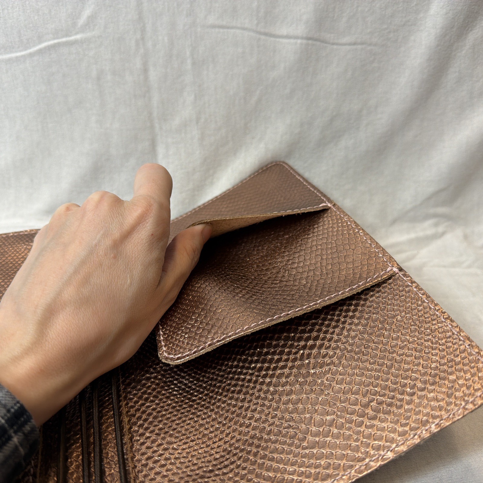 Planner Perfect Brand Traveler’s Notebook – Metallic Rose Gold Snakeskin Texture