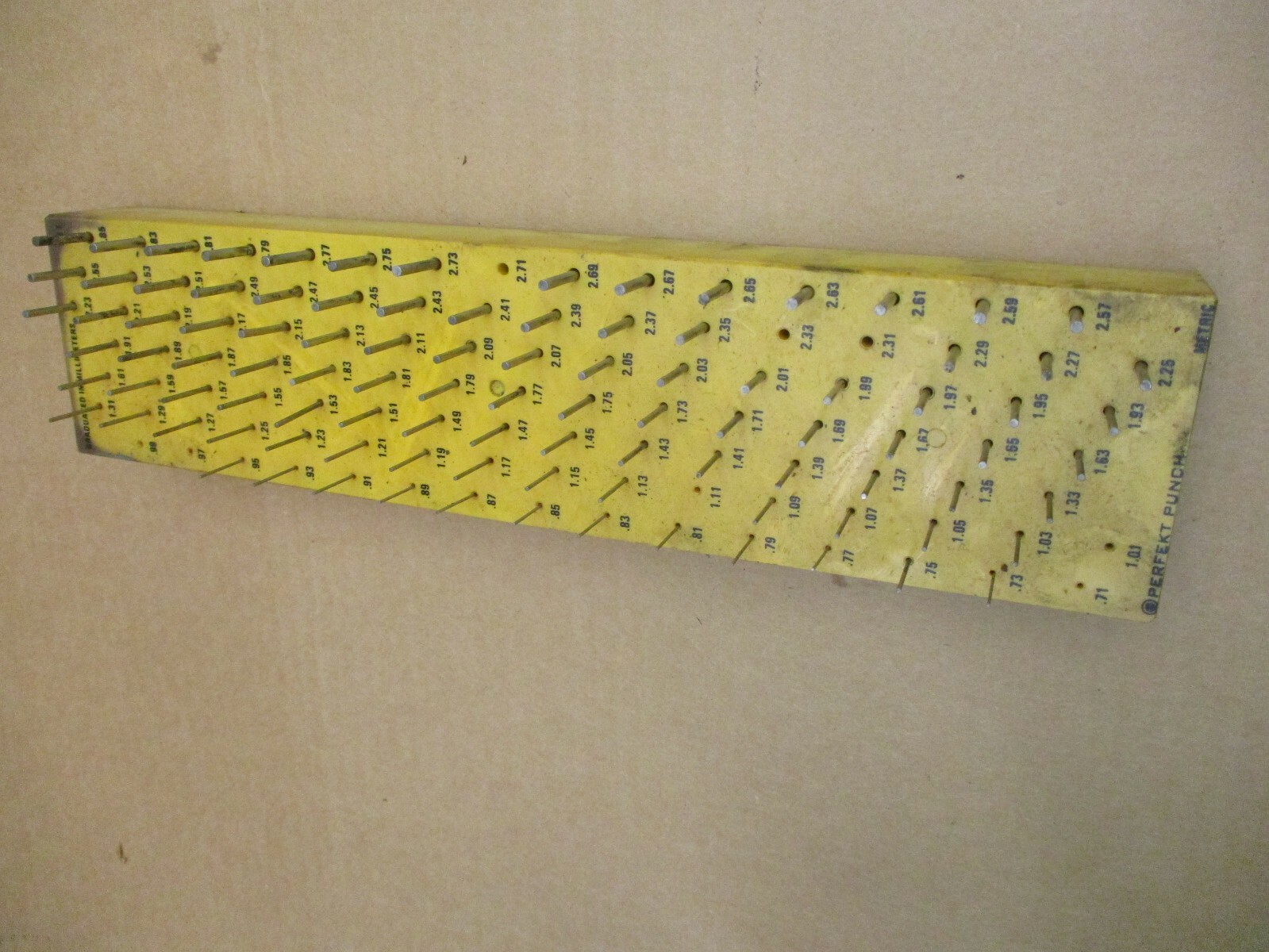 Pin Gauge Perfekt Punch Metric Graduated in Millimeters BM1 .71~2.85 A2617DH