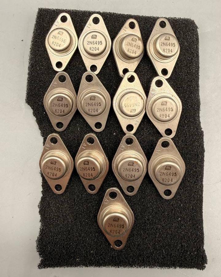 Lot 13 Vintage Motorola 2N6495 Silicon Power Transistors TO-3 Metal NOS