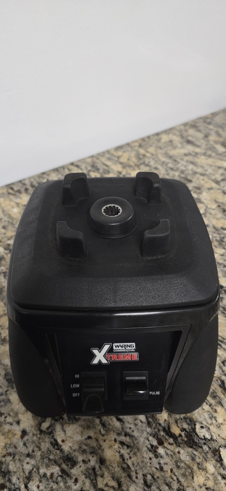 Waring MX1000XTX Commercial Blender 3.5 HP 64 oz Manufactured December 07-2024.