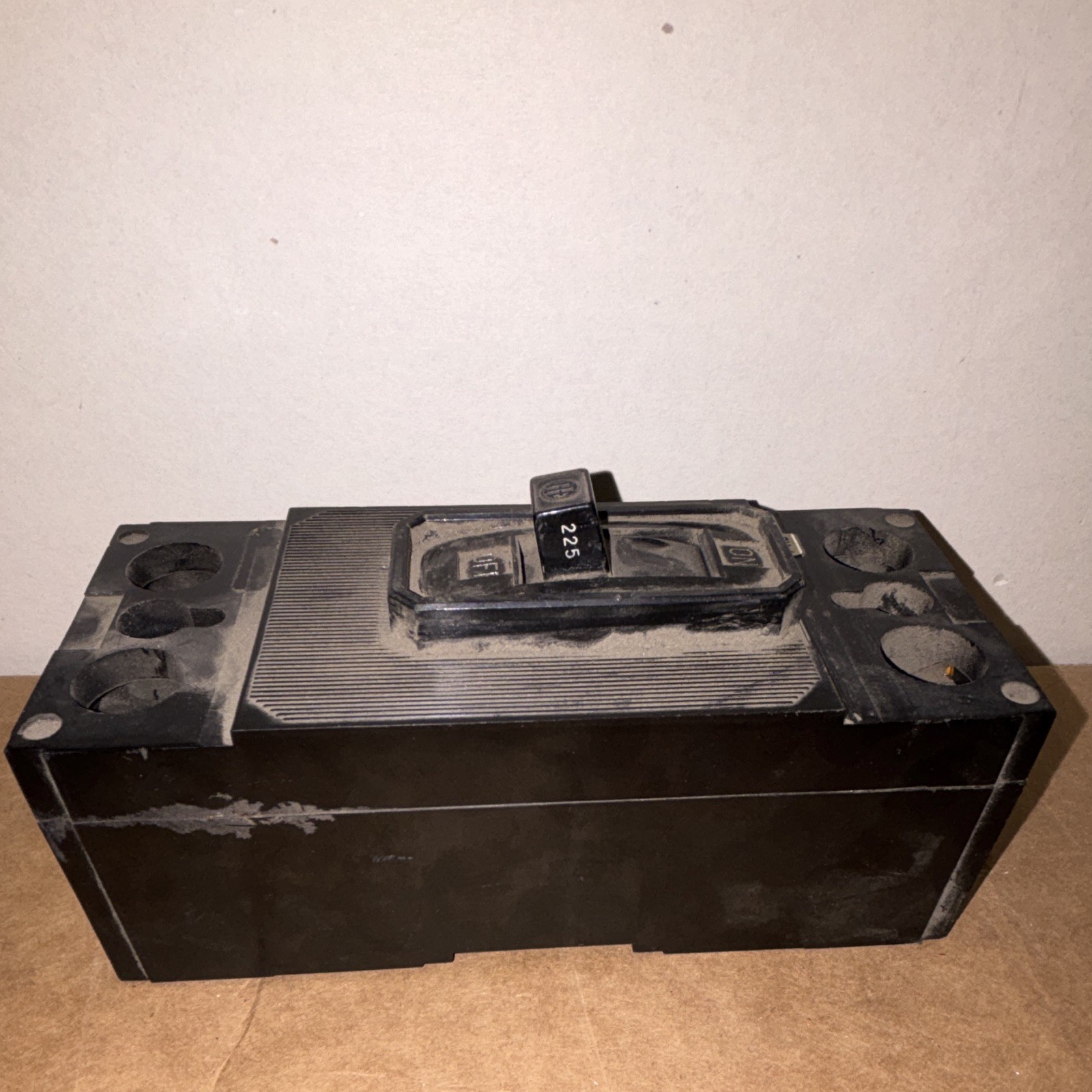 225A Circuit Breaker On/Off Switch Control, 201-250A Rating, Black Plastic
