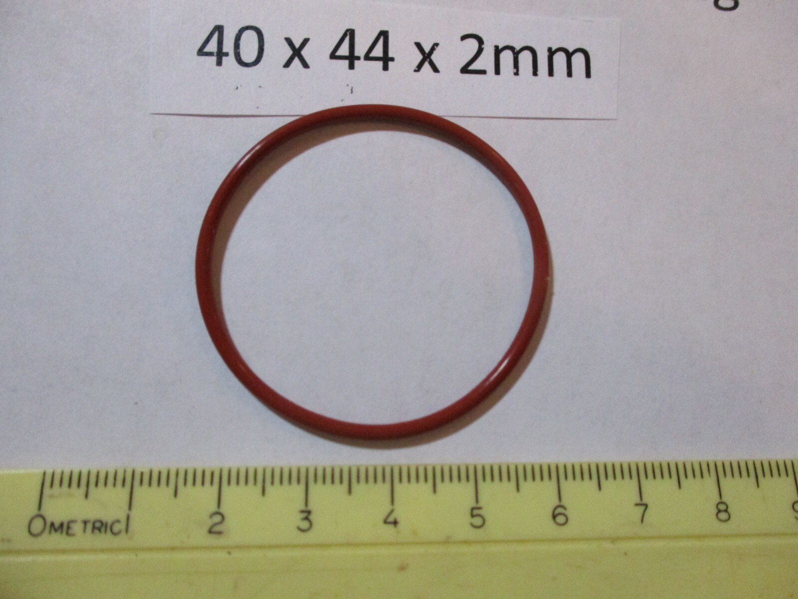 40mm ID x 44mm OD x 2mm thick SILICONE O-ring. Quan 1.