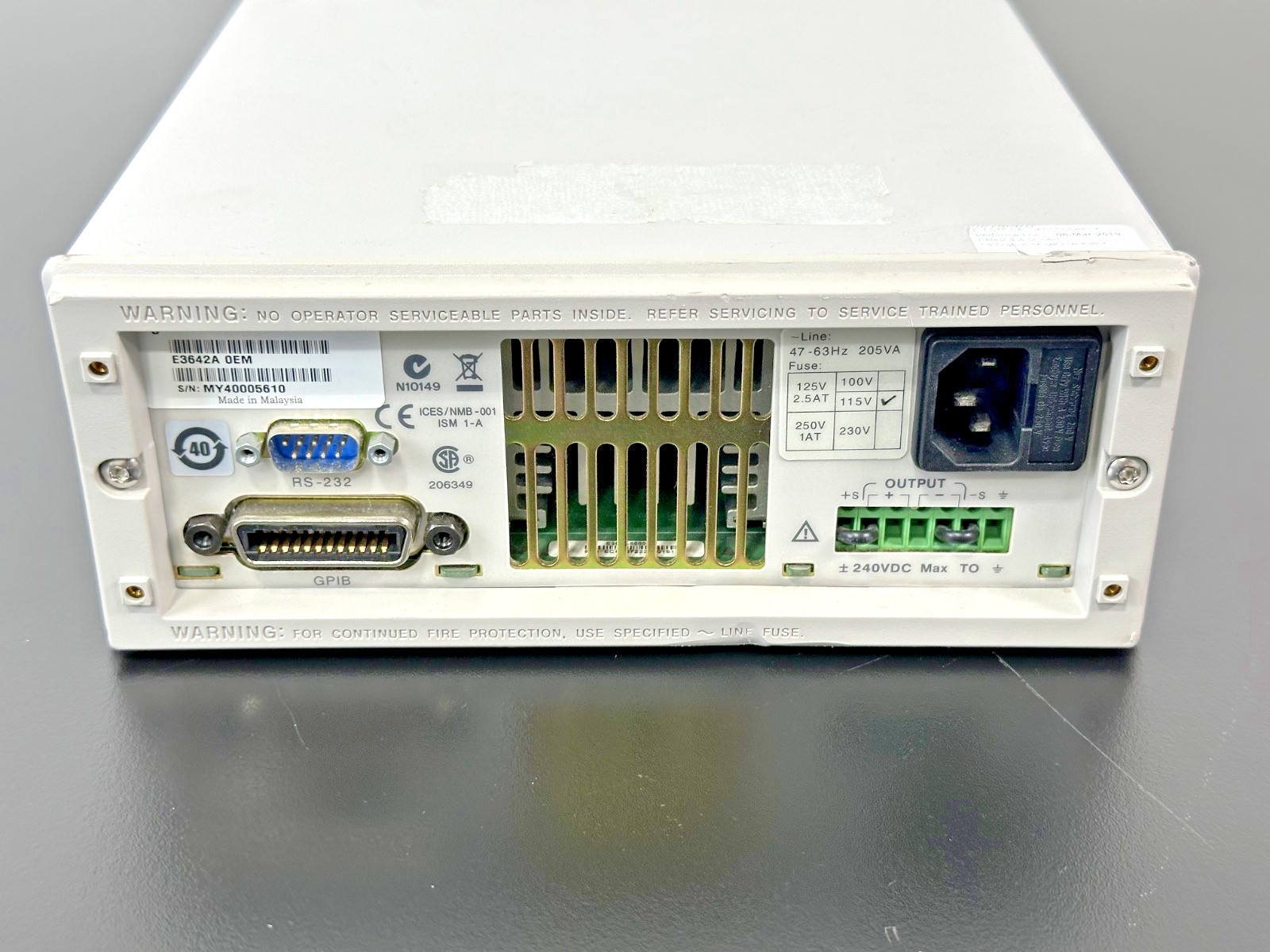 Agilent E3642A OEM DC Power Supply 8V 5A 20V 2.5A GPIB RS-232 Used Has Cracks
