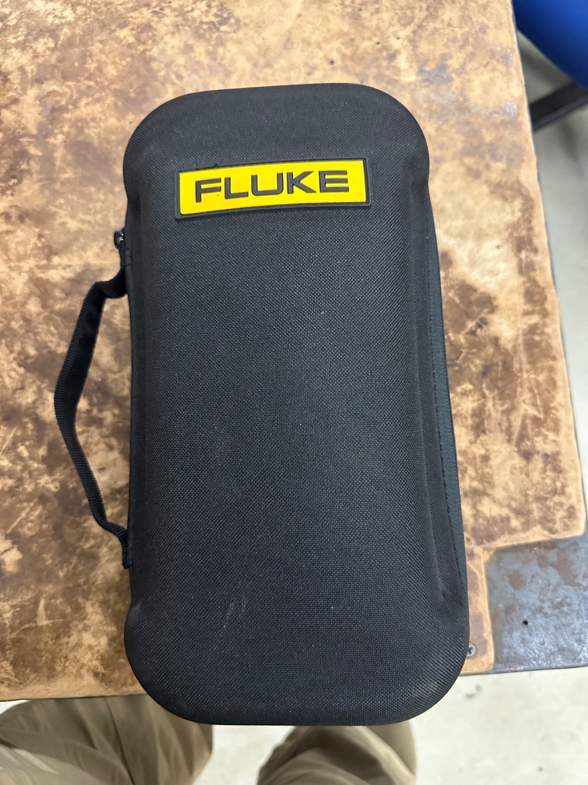 393 FC CAT III 1500V TRMS Clamp Meter with case & Leads