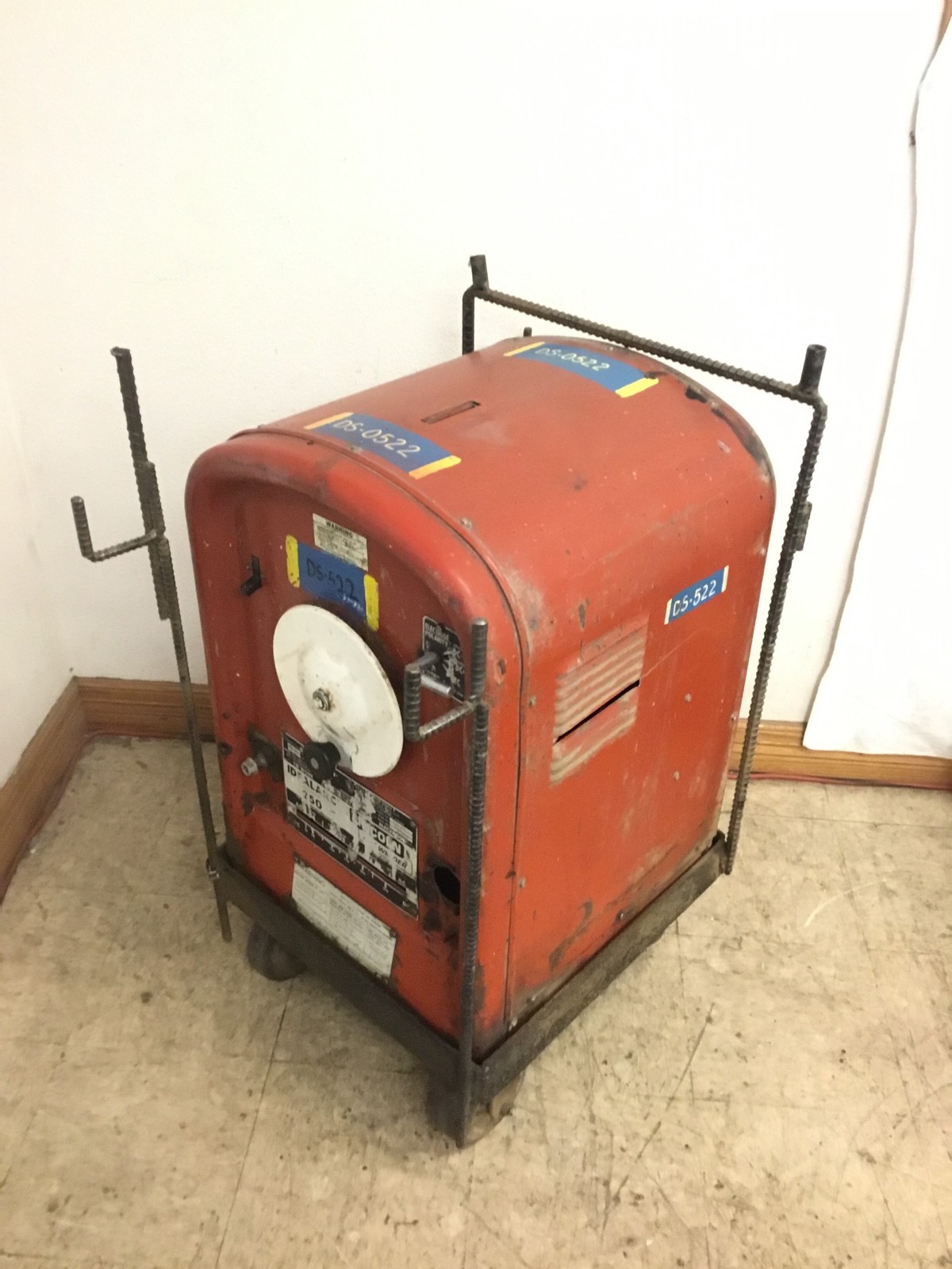 Lincoln Electric 250-250 IDEALARC 250 Arc Welder 230V/460V 30A NEMA 14-60P Plug